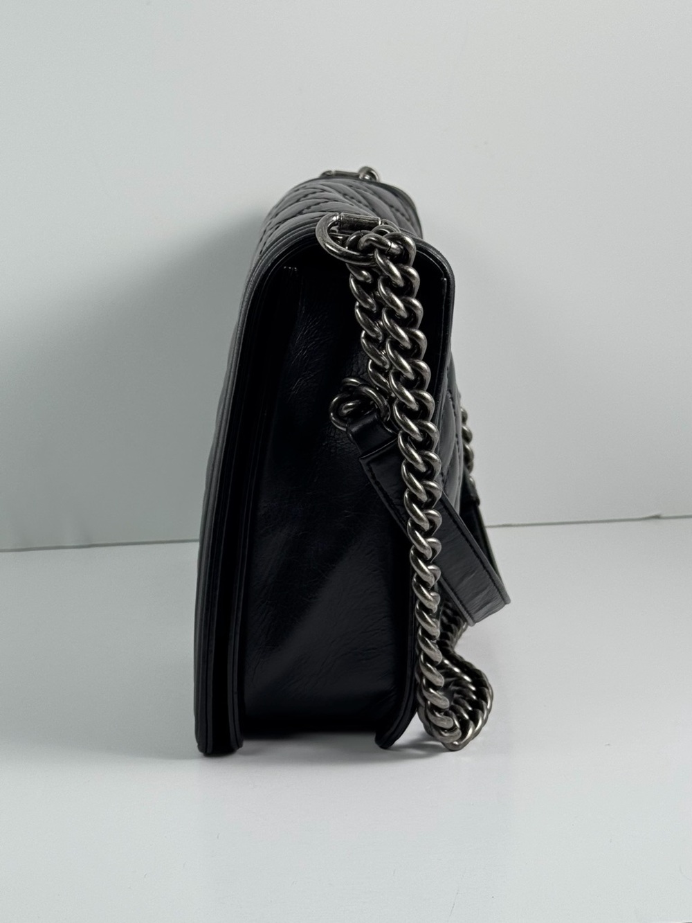CHANEL Large Black Quilted Boy Flap Crossbody Bag (comes with Authentication) - Picture 3 of 8